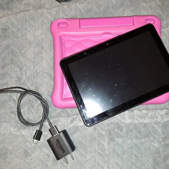 Amazon Kids Tablet with Pink Case - Picture 2 of 7